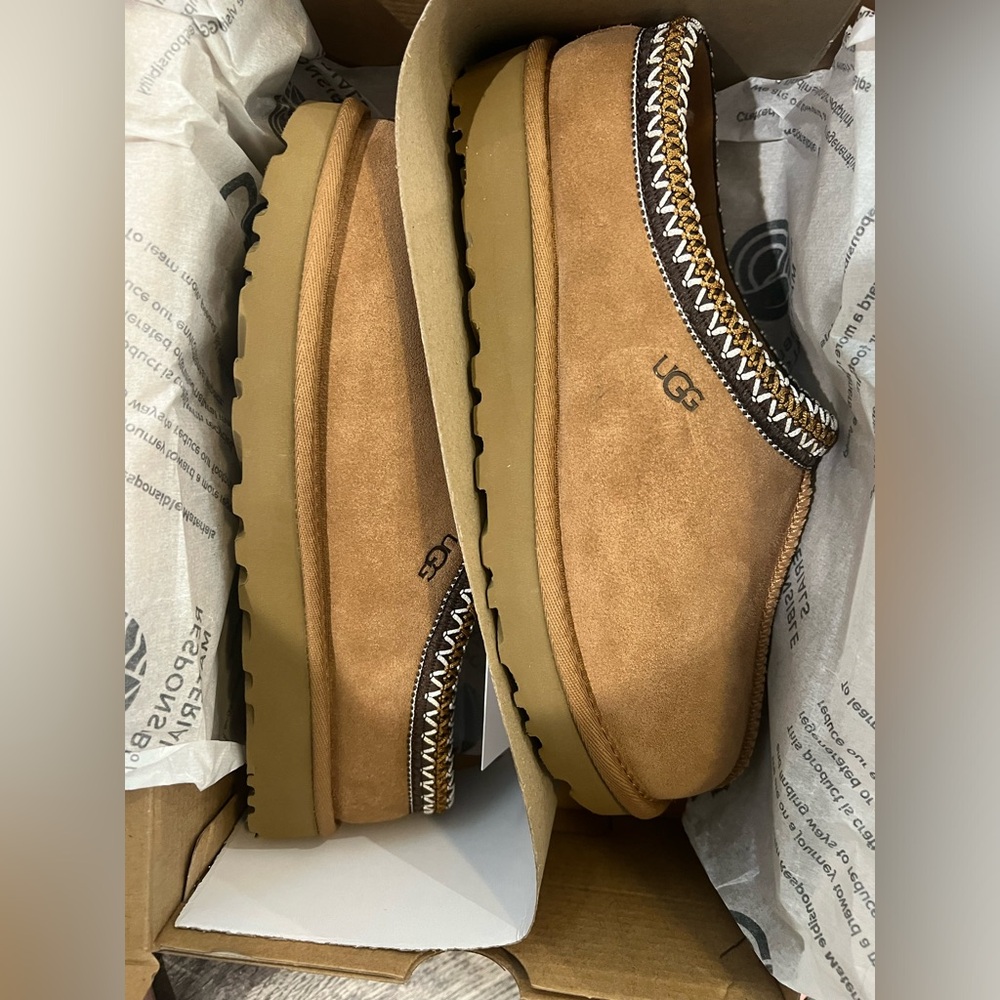 UGG Tasman slipper shoes NWT size 8